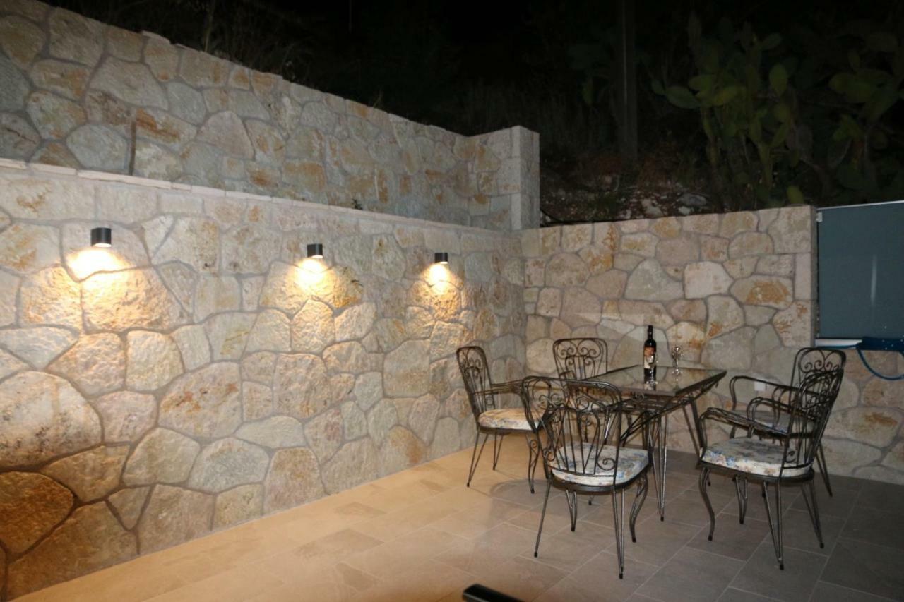 Villa Aknato à Vlikhón Extérieur photo